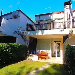Vila Retreat In Lignano By The Pool