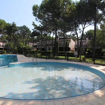 Retreat In Lignano By The Pool Vila *