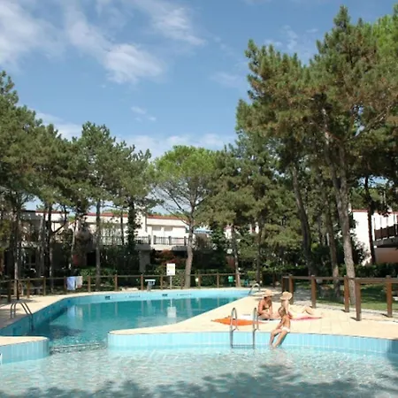 Retreat In Lignano By The Pool Villa *